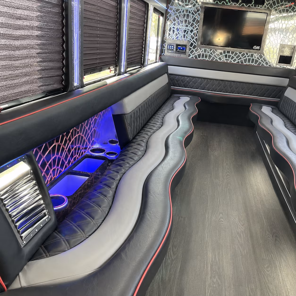 bus rentals for trade shows and convention shuttles in and around danbury