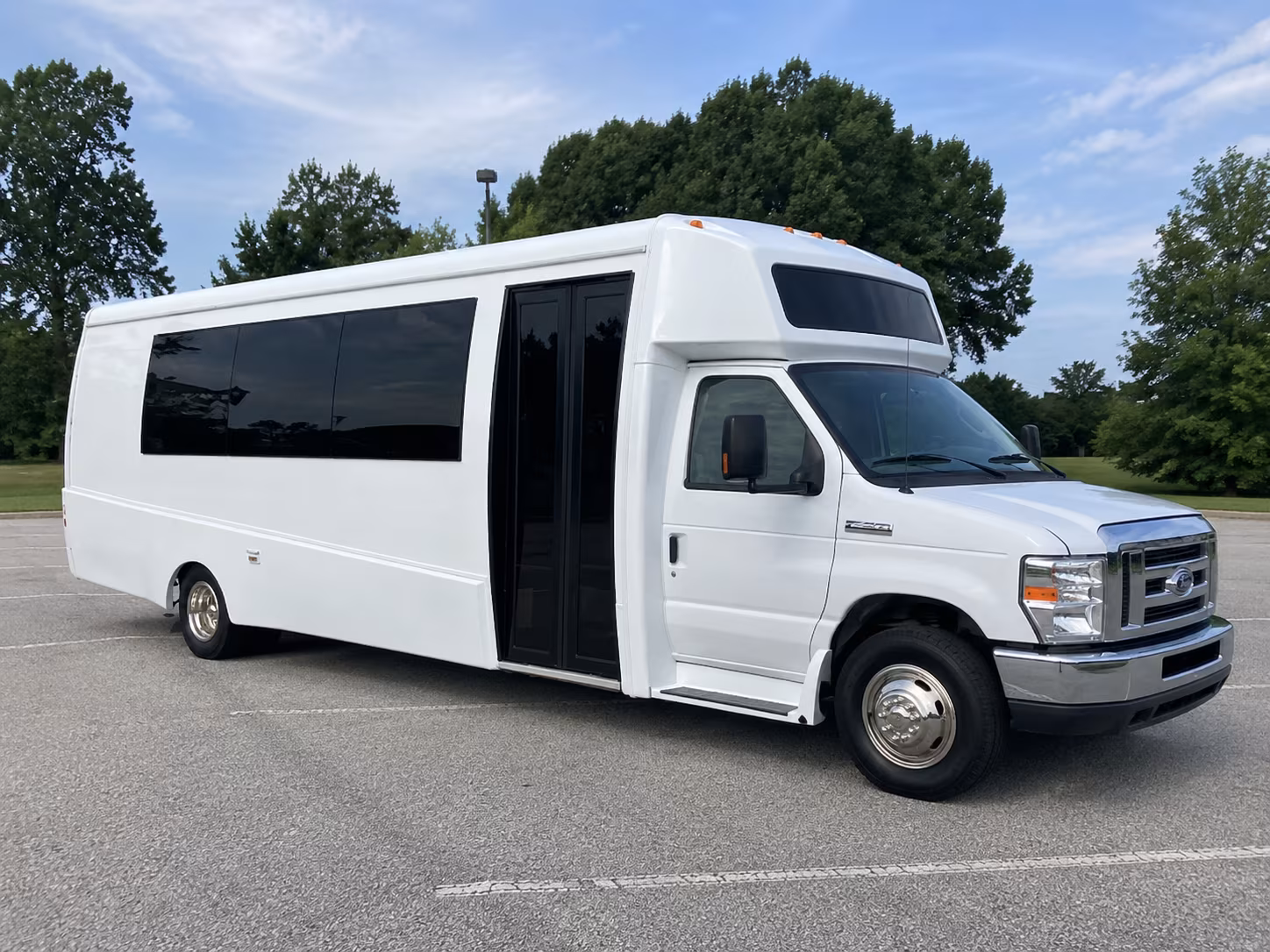 danbury 18 passenger party bus
