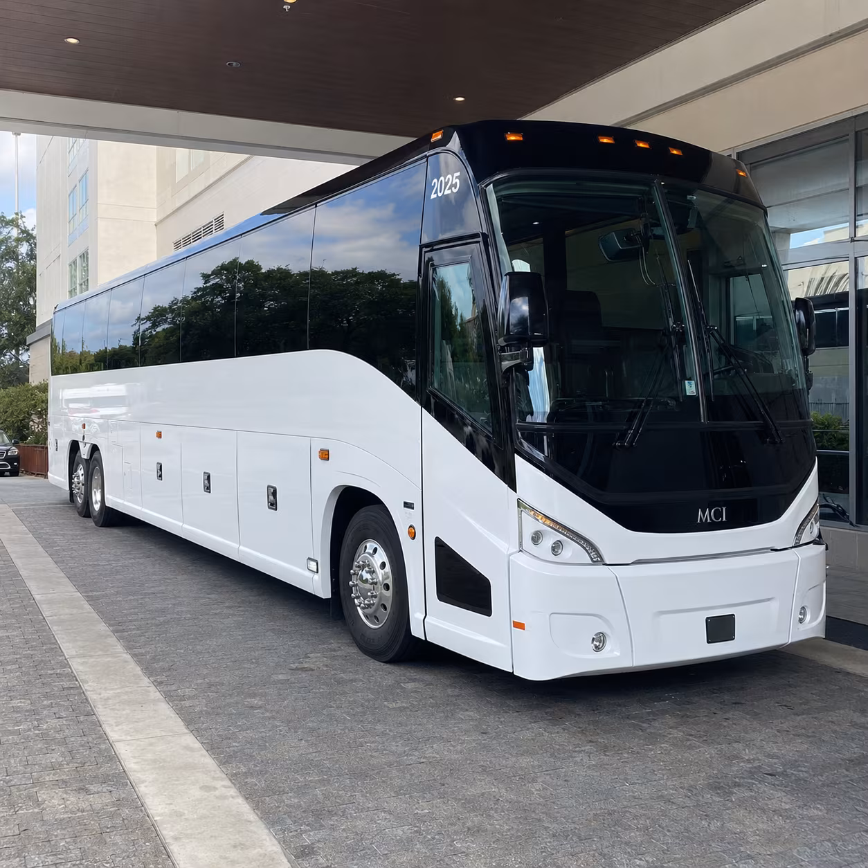danbury 54 passenger charter bus