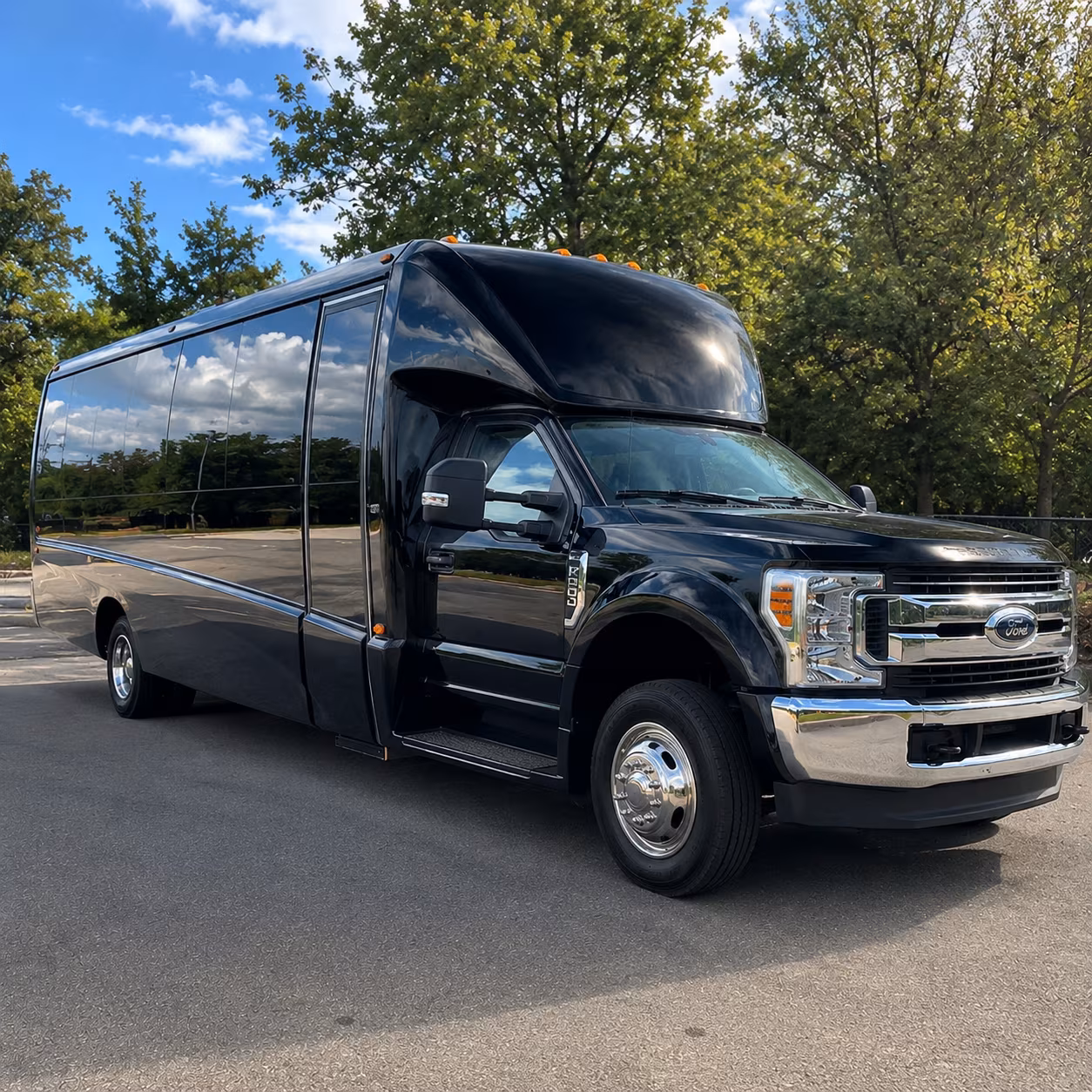 minibuses and charter buses to bridgeport islanders hockey games